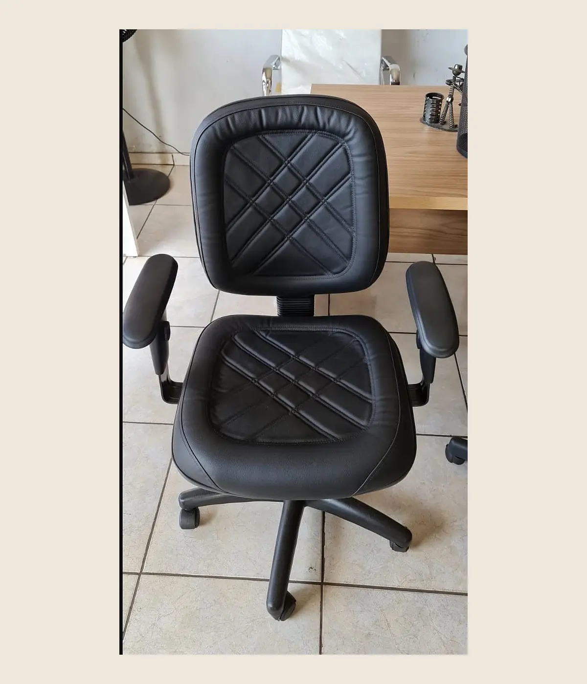 Cadeira Diretor — Modelo 04