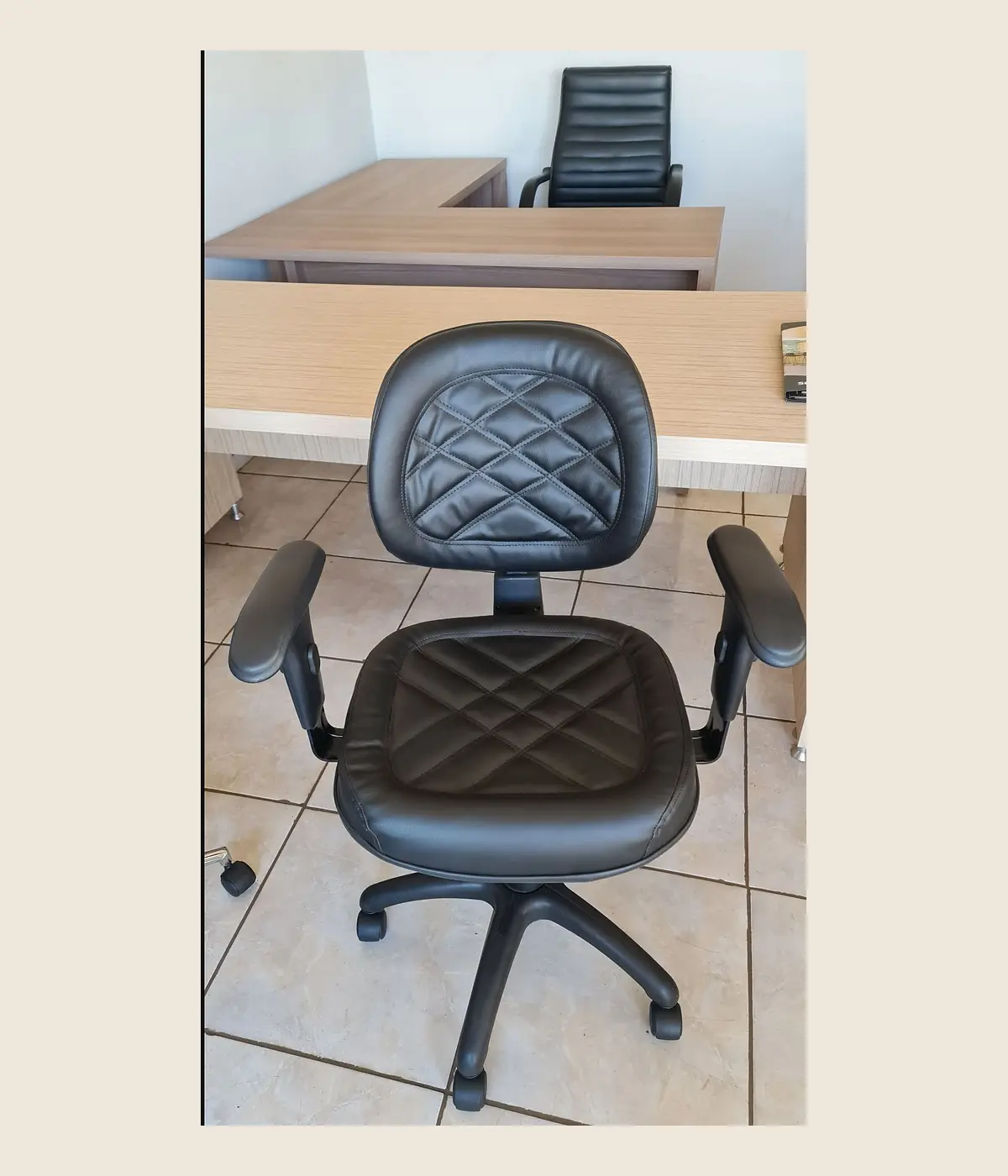 Cadeira Executiva — Modelo 02